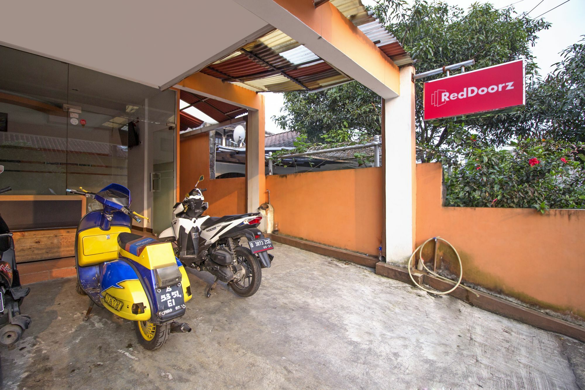 Wisma tamu Reddoorz Syariah Near Btc Fashion Mall 2*
